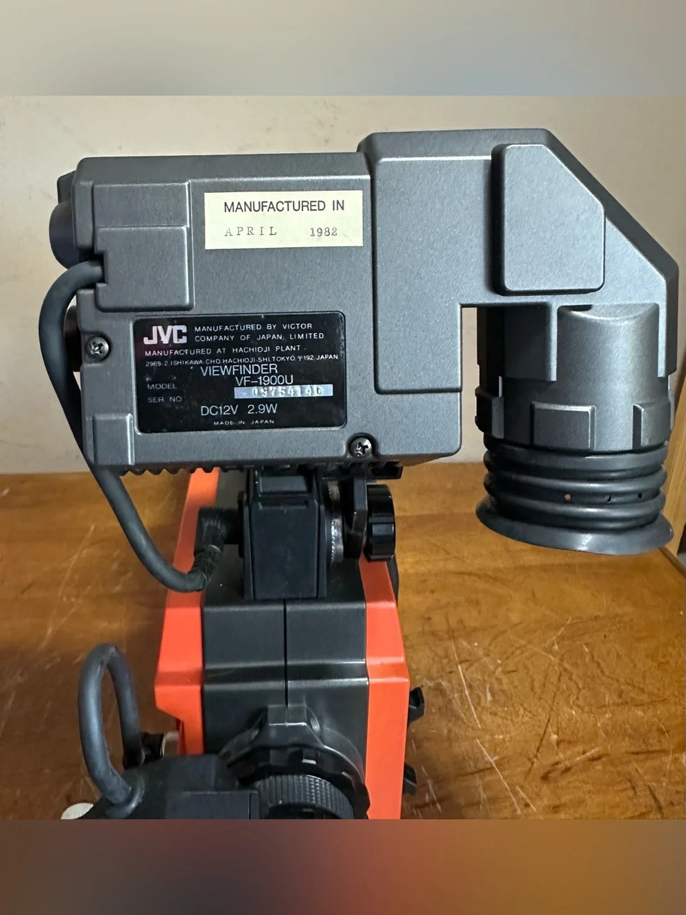 JVC Model KY-1900CH Portable Tree-Tube Professional Color Video Camera Camcorder